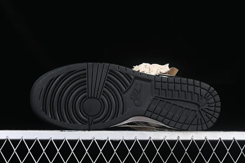 All categories Nk SB Dunk series Nk SB Dunk Low low-top sneakers Nk Dunk Low Fire Heart Scottish distressed panda SB deconstructed strap low-top retro casual sneakers DD1391-100